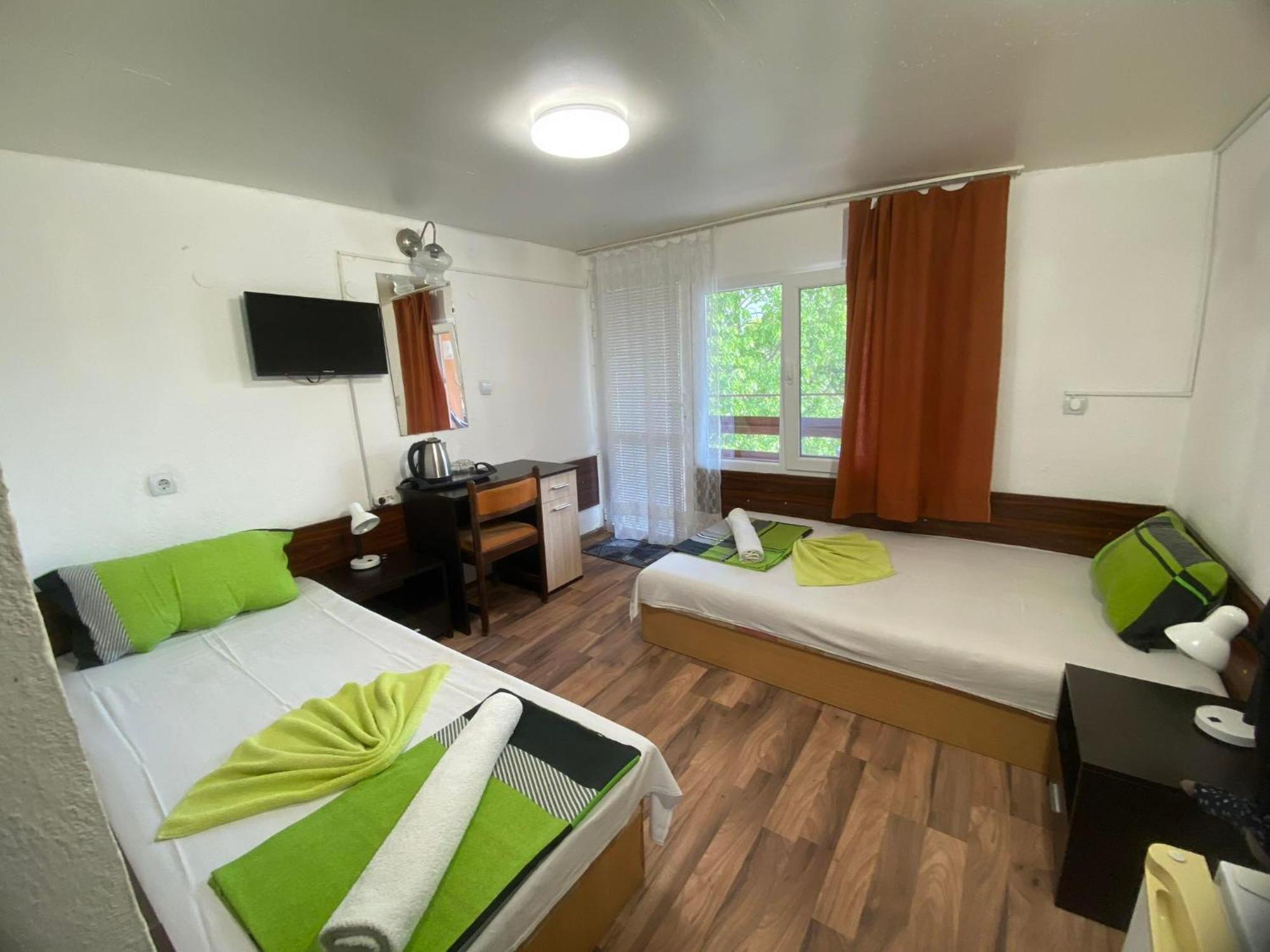Family Hotel Julian Kranevo Esterno foto