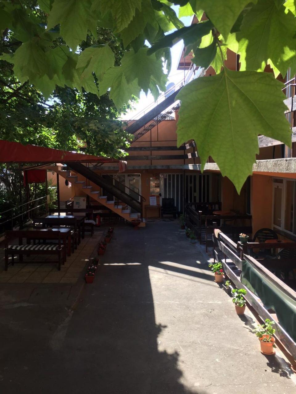 Family Hotel Julian Kranevo Esterno foto